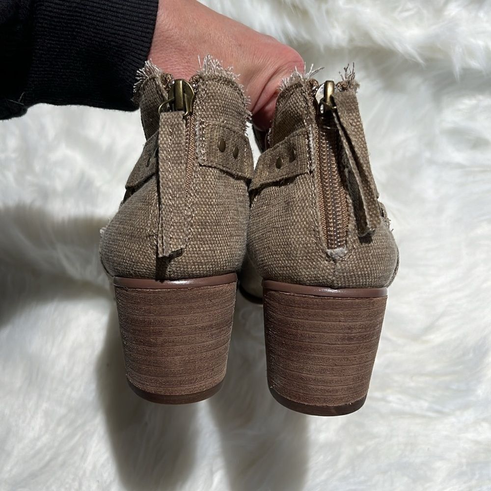 VERY G SOLANGE PEEP TOE BOOTIE. Size 8.5. B71 - Picture 8 of 9
